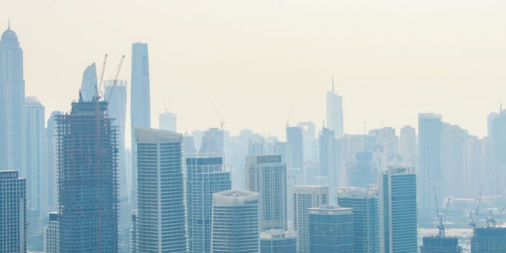 Dubai Real Estate Agency Guide: Choose, Verify, Compare Top Firms