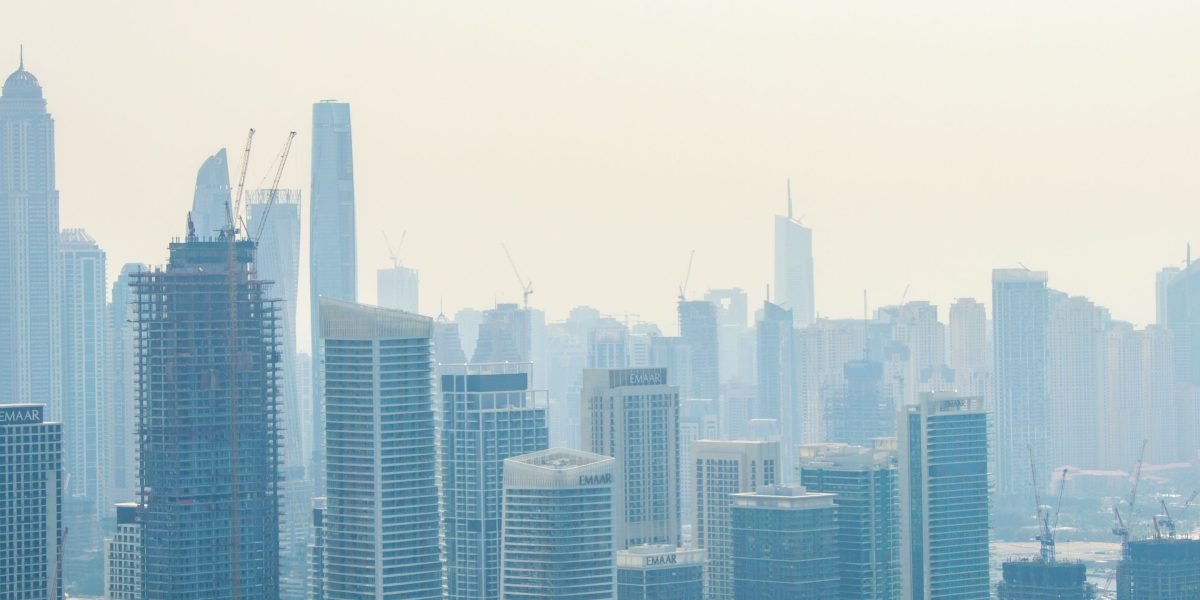 Dubai Real Estate Agency Guide: Choose, Verify, Compare Top Firms
